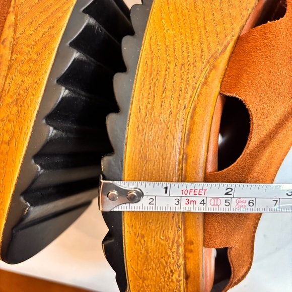 CARLO PERA Sz 9 Brown Suede Platform Sandals 70s Vibes Buckle Closure - Picture 8 of 14